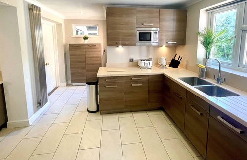 Runnymede House | Chertsey, Luxurious Three Bedroom Home