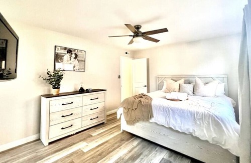 Garden Grove House | Cheshire · Spacious 4BR-Hot Tub, Disney, Convention, Beaches