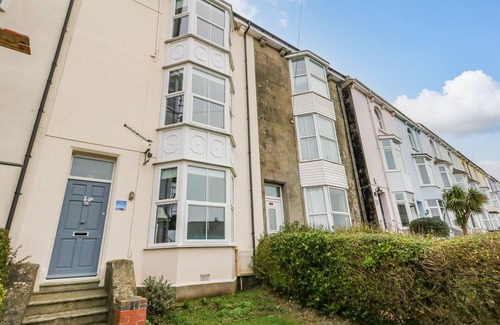Portland House | CHESIL VIEWS, pet friendly, character holiday cottage in Fortuneswell