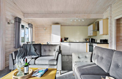 Newton Saint Cyres House | Chestnut, 6 Fingle Glen Lodges - pet friendly/hot tub