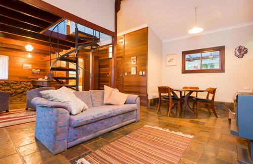 Carlotta House | Chestnut Brae Farmstay - Chestnut Retreat