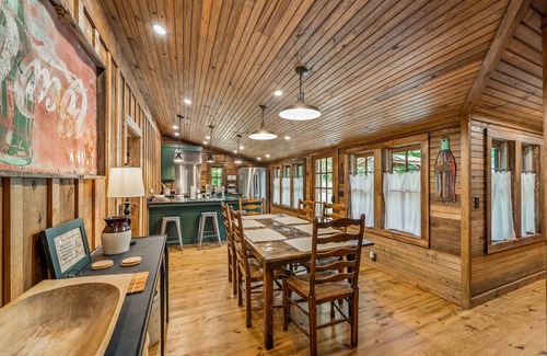 Mentone Cabin | Chestnut Cabin-historic home with modern style