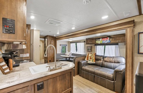 Lancaster House | Chestnut Camper: Unique lodging experience!