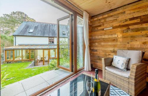 Manorbier Apartment | Chestnut Cottage