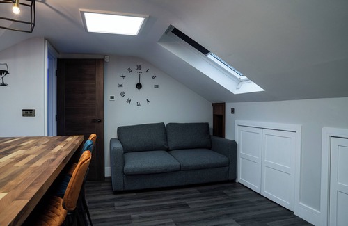 Ossett Apartment | Chestnut retreat a stunning Annex apartment