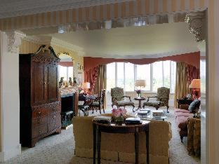 Queen's Gate Apartment | Cheval Thorney Court at Hyde Park