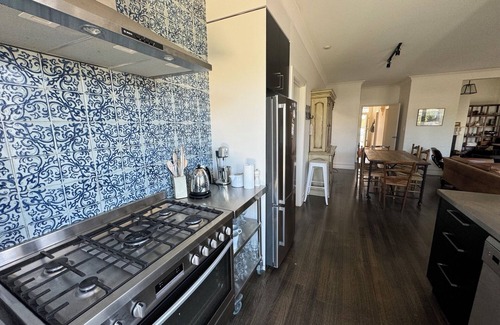 Queenscliff House | CHEVIGNON-in the heart of town