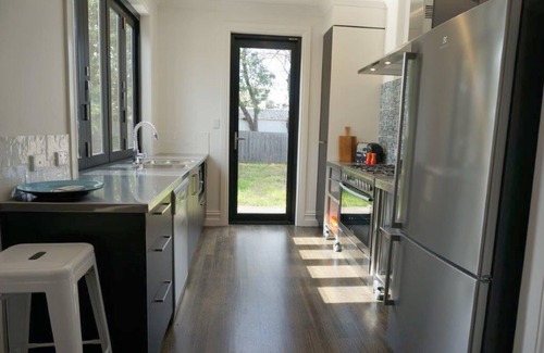 Queenscliff House | CHEVIGNON-in the heart of town