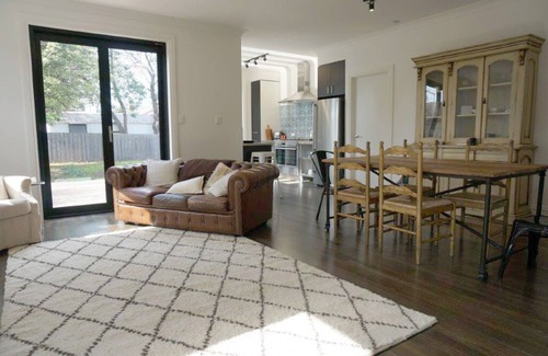 Queenscliff House | CHEVIGNON-in the heart of town