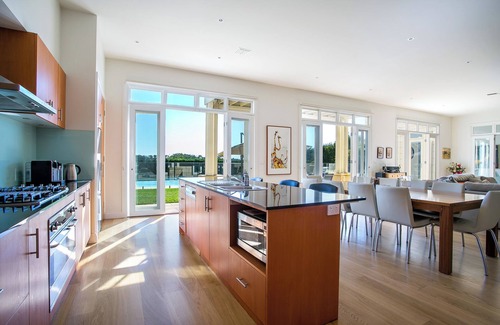 Portsea House | Cheviot Resort: 5 BR, 3 BA in Portsea, Sleeps 12