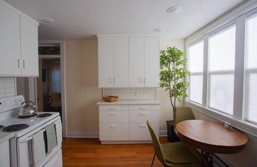Broadmoor Apartment | Cheyenne Canyon Getaway