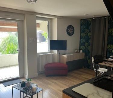 Dompierre-sur-Yon House | Chez Aurélie & Mathieu studio dans ancienne maison rénovée proche du Lac