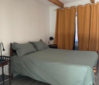 Condat Apartment | Chez Burons&Bouchons, Le Refuge Gourmand et Authentique