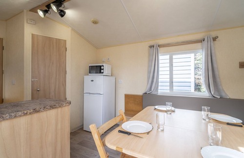 Port-la-Nouvelle House | Chez Claude - Clim' with Shared Pool, Private Terrace and Air Conditioning