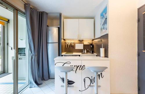 La Grande-Motte Apartment | Chez Claude & Isabelle - Joli studio cabine climatisé avec parking et piscine