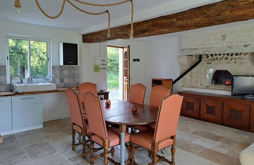Heugnes House | "Chez Clothilde" Quiet house. 30 minutes from Beauval Zoo. Sleeps 7