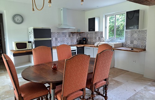 Heugnes House | "Chez Clothilde" Quiet house. 30 minutes from Beauval Zoo. Sleeps 7