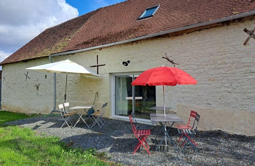 Heugnes House | "Chez Clothilde" Quiet house. 30 minutes from Beauval Zoo. Sleeps 7