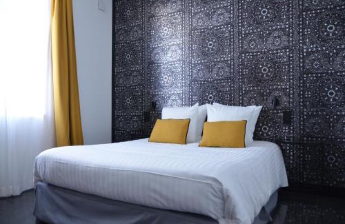 Parentis-en-Born Hotel | CHEZ FLO