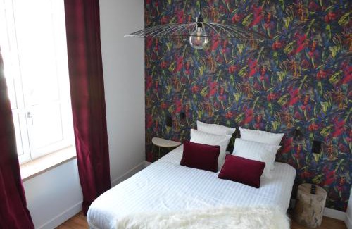 Parentis-en-Born Hotel | CHEZ FLO