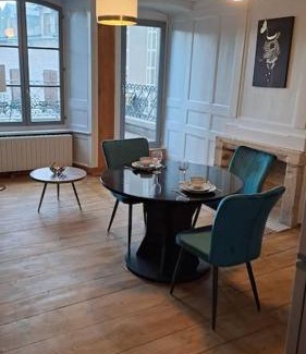 Murat Apartment | Chez germaine