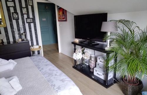 Saint-Coulomb Bed & Breakfast | CHEZ HÉLÈNE