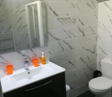 Plouigneau Bed & Breakfast | Chez Herveline Le Fer - Chambres et table d'hôtes