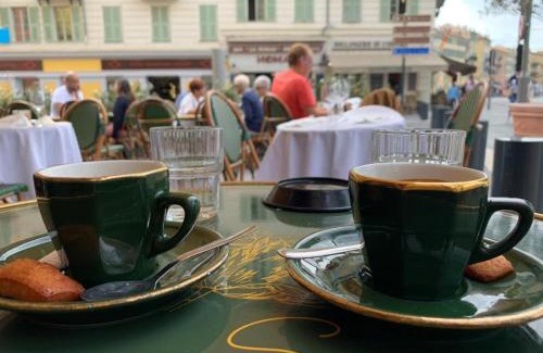 Old Town Apartment | Chez Kari-top location in charming old town