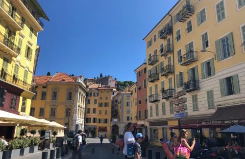 Old Town Apartment | Chez Kari-top location in charming old town