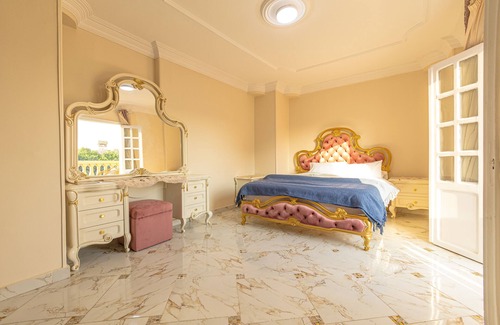 Al-'Umraniyah Bed & Breakfast | Chez l’ami is located 600 meters to pyramids & sphinx and 1km Egyptian Museum.