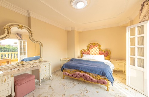 Al-'Umraniyah Bed & Breakfast | Chez l’ami is located 600 meters to pyramids & sphinx and 1km Egyptian Museum.