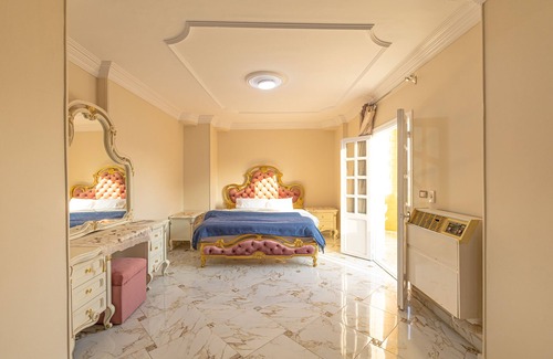 Al-'Umraniyah Bed & Breakfast | Chez l’ami is located 600 meters to pyramids & sphinx and 1km Egyptian Museum.