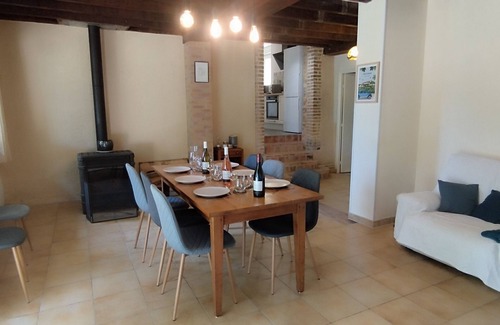 Sens-Beaujeu House | Chez les Voisins