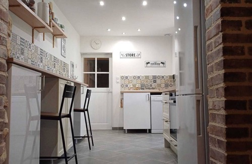 Sens-Beaujeu House | Chez les Voisins