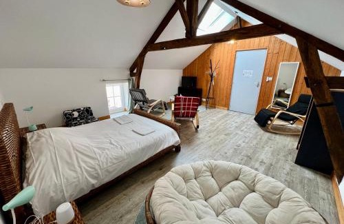 Lussac-les-Chateaux Apartment | Chez Marcel - Chambre Privée & Espaces Communs