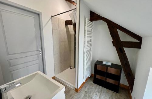 Lussac-les-Chateaux Apartment | Chez Marcel - Chambre Privée & Espaces Communs