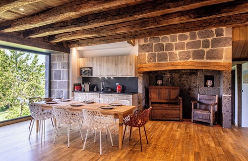 Raulhac House | Chez Mimi - La Petite Maison, charming gîte in Raulhac