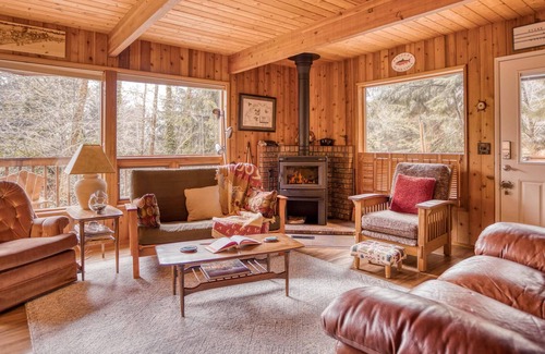 Cloverdale House | Chez Nous Chalet