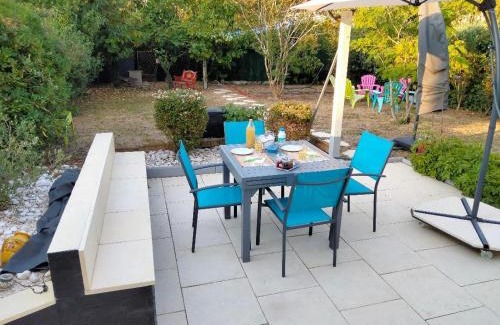 Goise-Champommier-Champclairot House | Chez Papinette, proche gare et centre, pdj compris