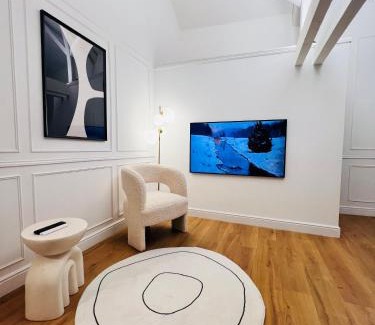 Poincare Apartment | Chez Sandrine, mon appartement élégant + parking