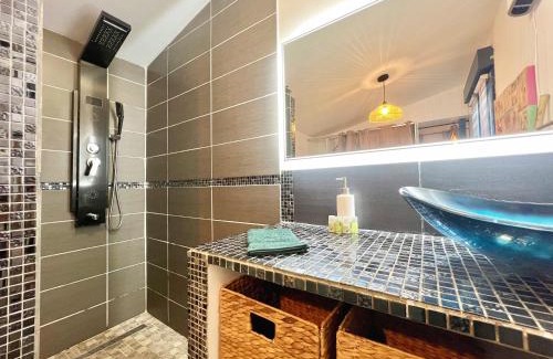 Etouars House | Chez Stéphanie - Cosy, CLIM, Terrasse, Stationnement, 4 personnes