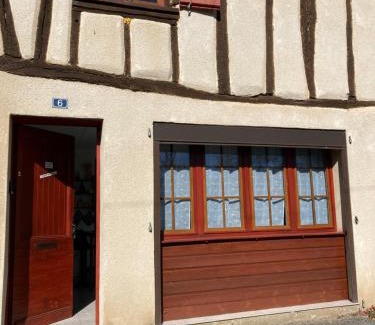 Caylus House | Chez Stella 1 pièce canapé lit deux personnes, Cuisine, SDB séparée