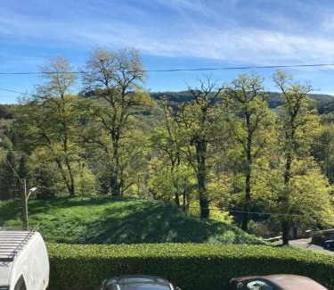 Caylus House | Chez Stella 1 pièce canapé lit deux personnes, Cuisine, SDB séparée