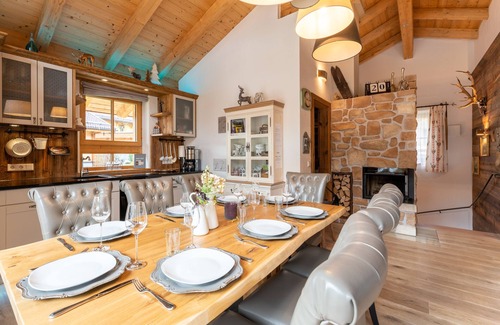 Schonbach House | Chic holiday home close to the Wildkogelbahn