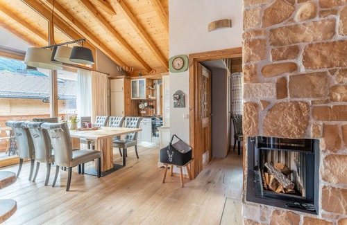 Schonbach House | Chic holiday home close to the Wildkogelbahn