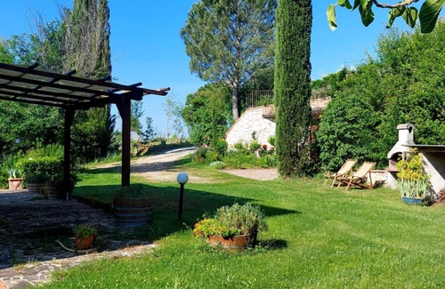 Pianella Apartment | Chiantishire Lovely Cottage with Garden & Parking!