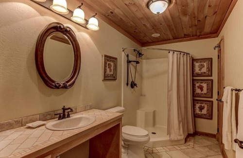 Wiley Cottage | Chianti Ste Vintners Cottage Cozy 3-Bedroom/3-Bath Ste nestled in the Mountains