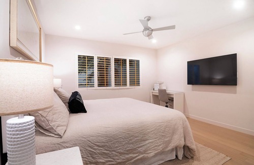 West Hollywood Hotel | Chic 1 Bed/Bath in West Hollywood