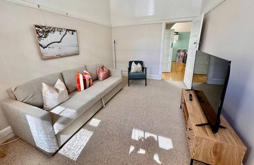 Kings Cross Apartment | Chic 1-Bed unit at Potts Point