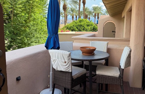 Downtown Palm Springs Condo | Chic 1-bedroom, 2 baths condo in the heart of Palm Springs.